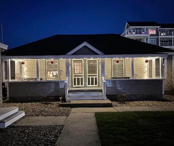 $2,200 | 23 Fuller Acres, Unit 5, Hampton, NH 03842