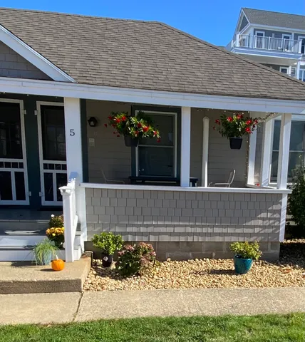 $2,200 | 23 Fuller Acres, Unit 5, Hampton, NH 03842