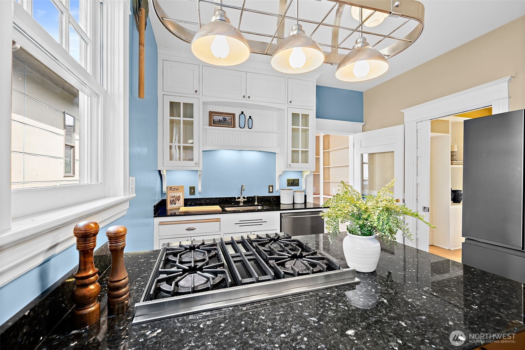 734 North 75th Street Seattle, WA 98103 - Photo 12 of 33