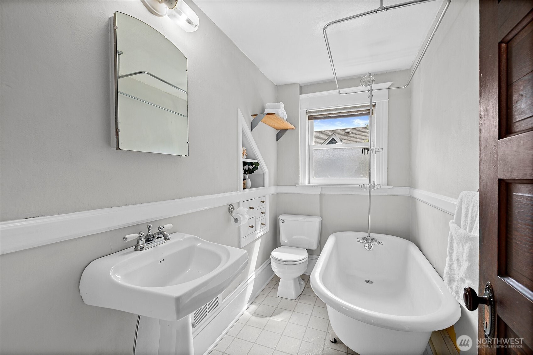 734 North 75th Street Seattle, WA 98103 - Photo 20 of 33