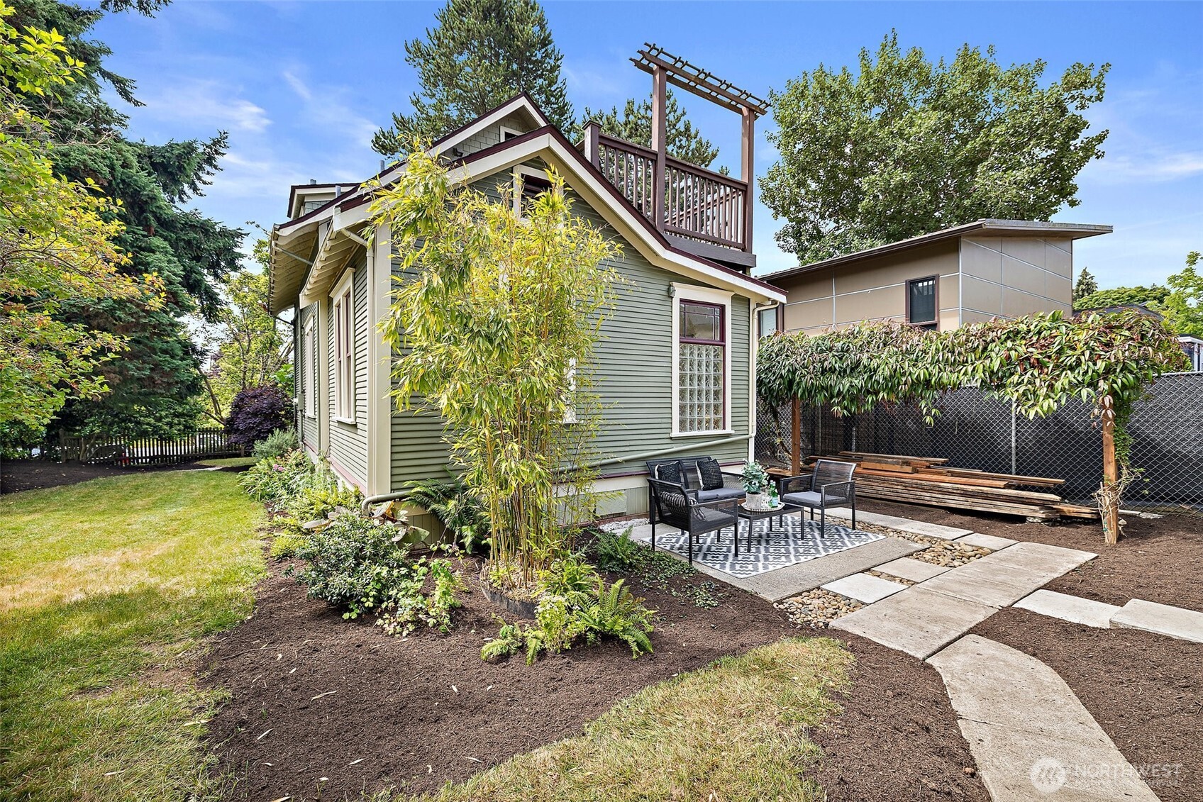 734 North 75th Street Seattle, WA 98103 - Photo 27 of 33