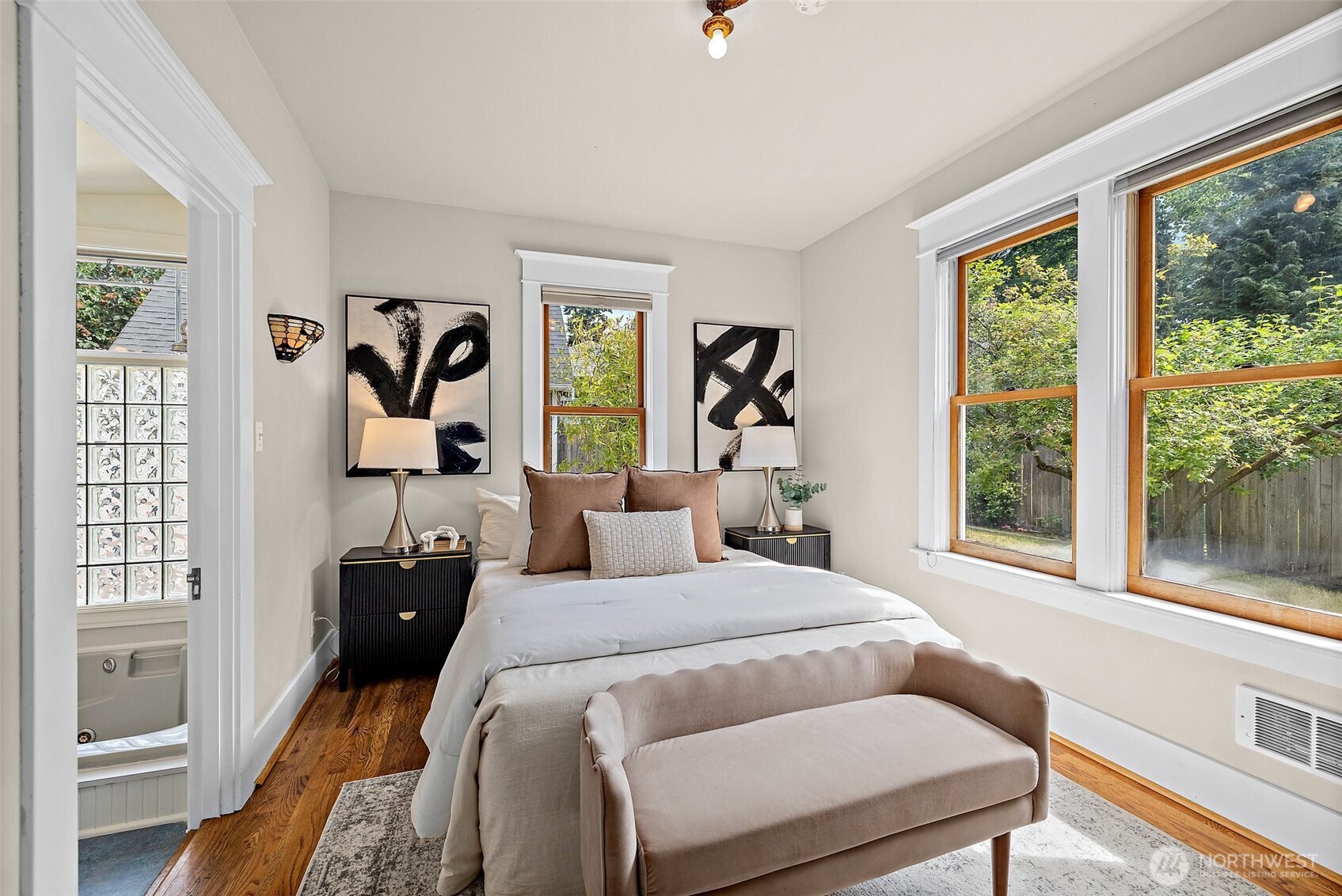 734 North 75th Street Seattle, WA 98103 - Photo 7 of 33