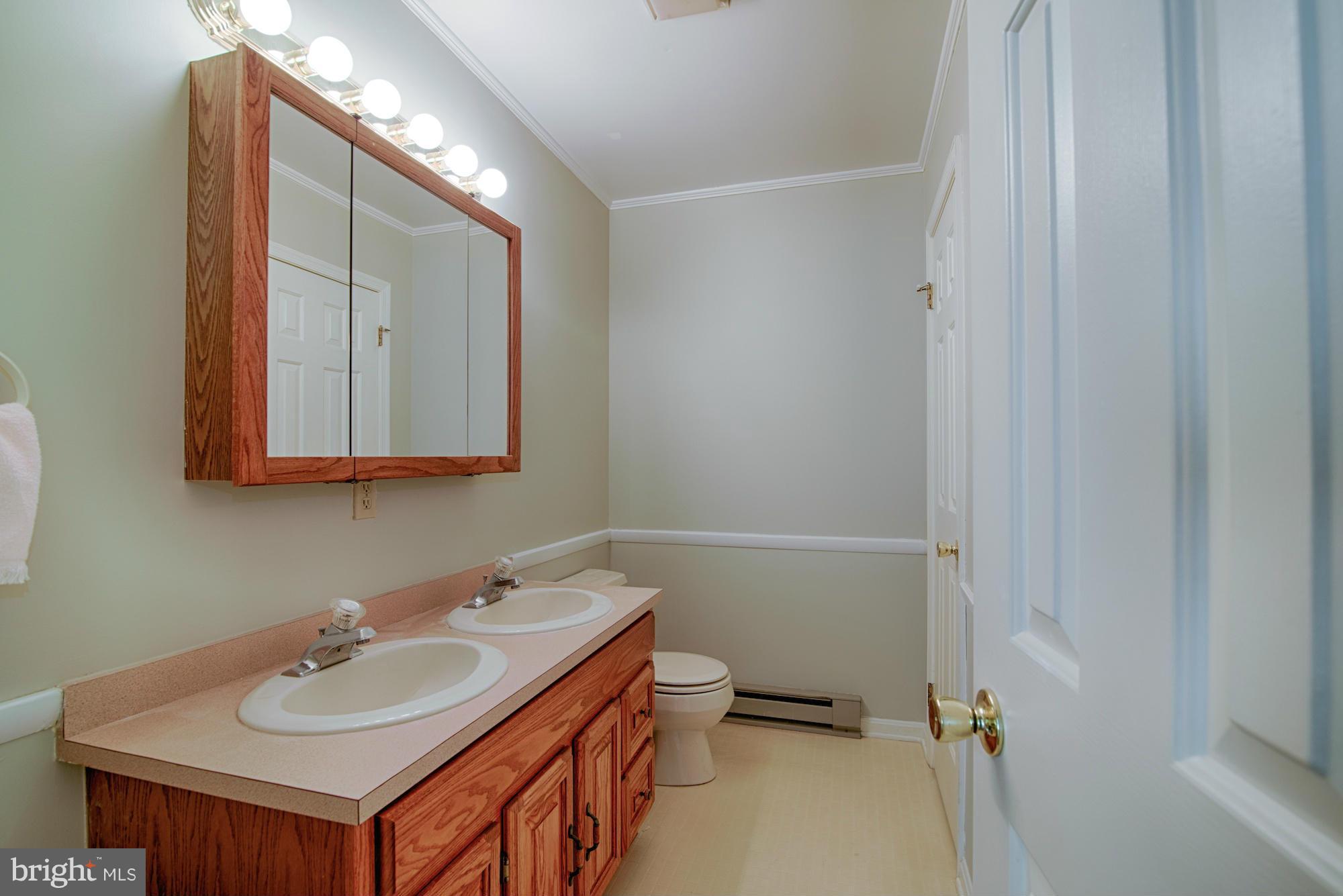 14111 Harbaugh Church Road Waynesboro, PA 17268 - Photo 20 of 30 Bath