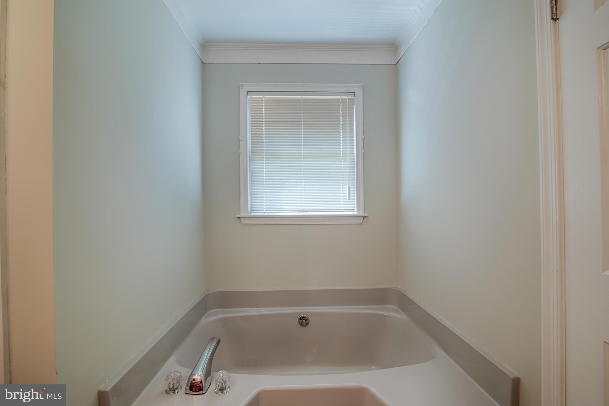 14111 Harbaugh Church Road Waynesboro, PA 17268 - Photo 23 of 30 Bath