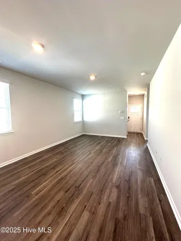 $1,995 | 117 North Atlantic Avenue, Wilmington, NC 28411