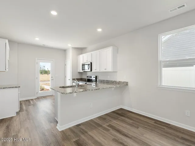 $1,995 | 117 North Atlantic Avenue, Wilmington, NC 28411