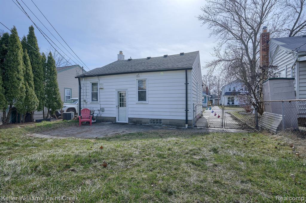 2060 Columbia Road Berkley, MI 48072 - Photo 17 of 18