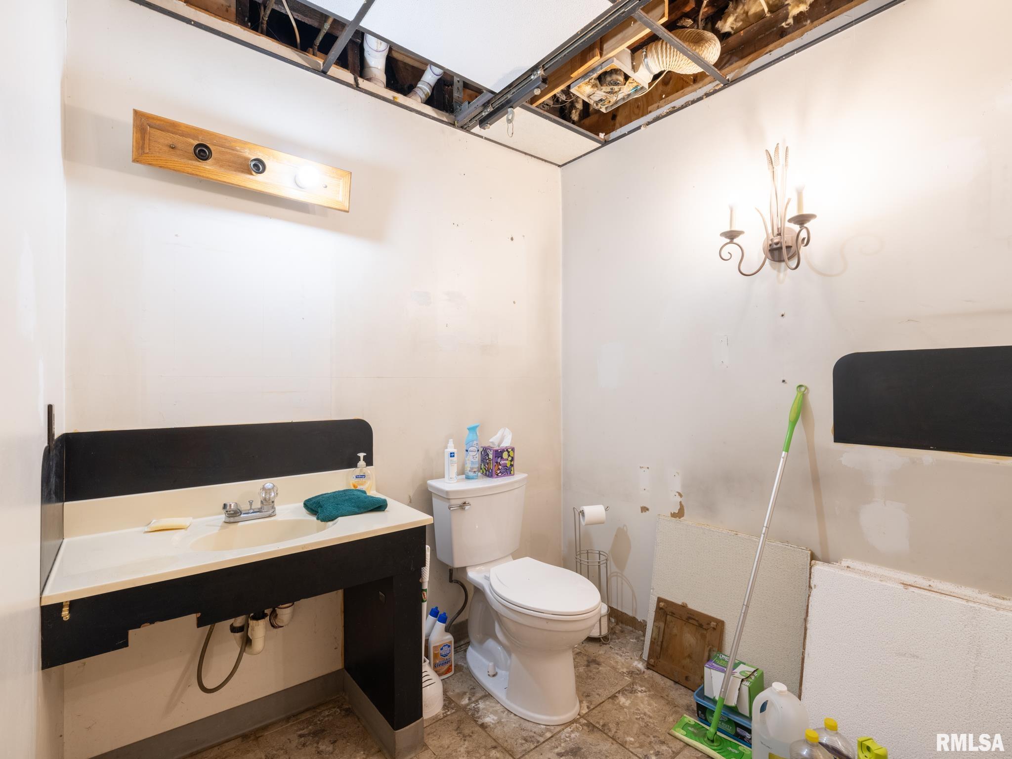 900 South Warren Street Peoria, IL 61605 - Photo 18 of 54