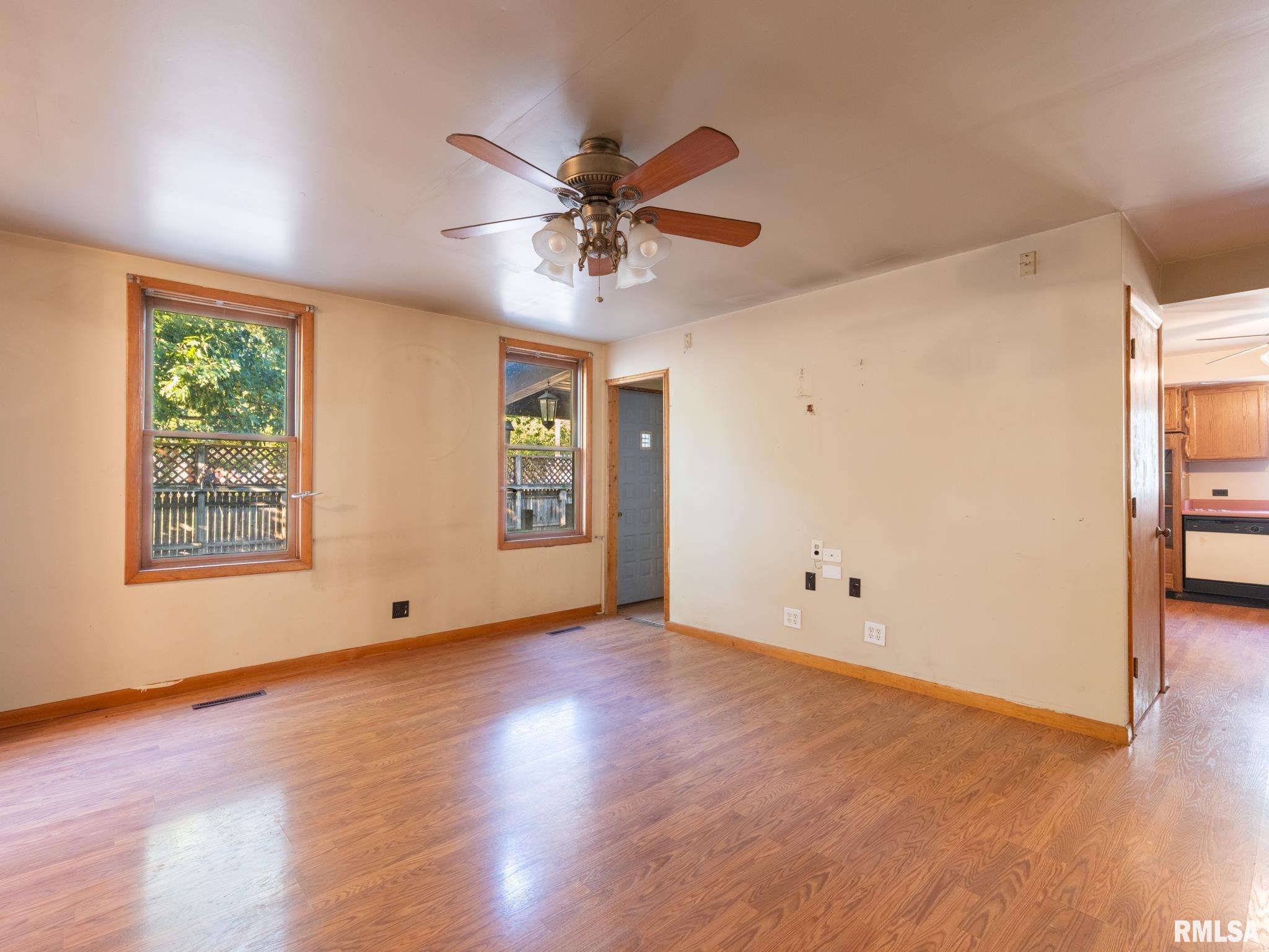 900 South Warren Street Peoria, IL 61605 - Photo 6 of 54