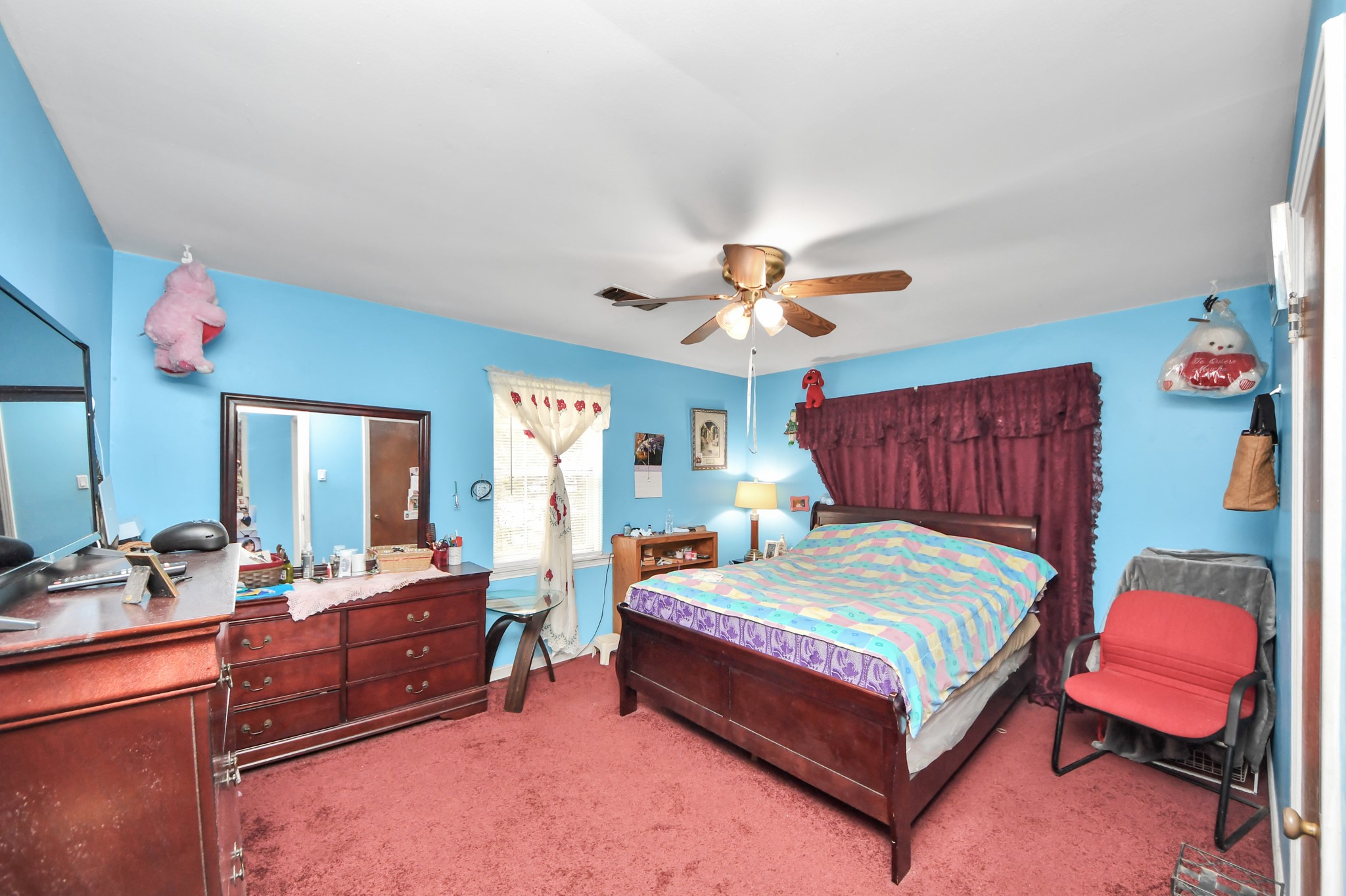 216 Tallant Street Houston, TX 77076 - Photo 18 of 32 Primary bedroom