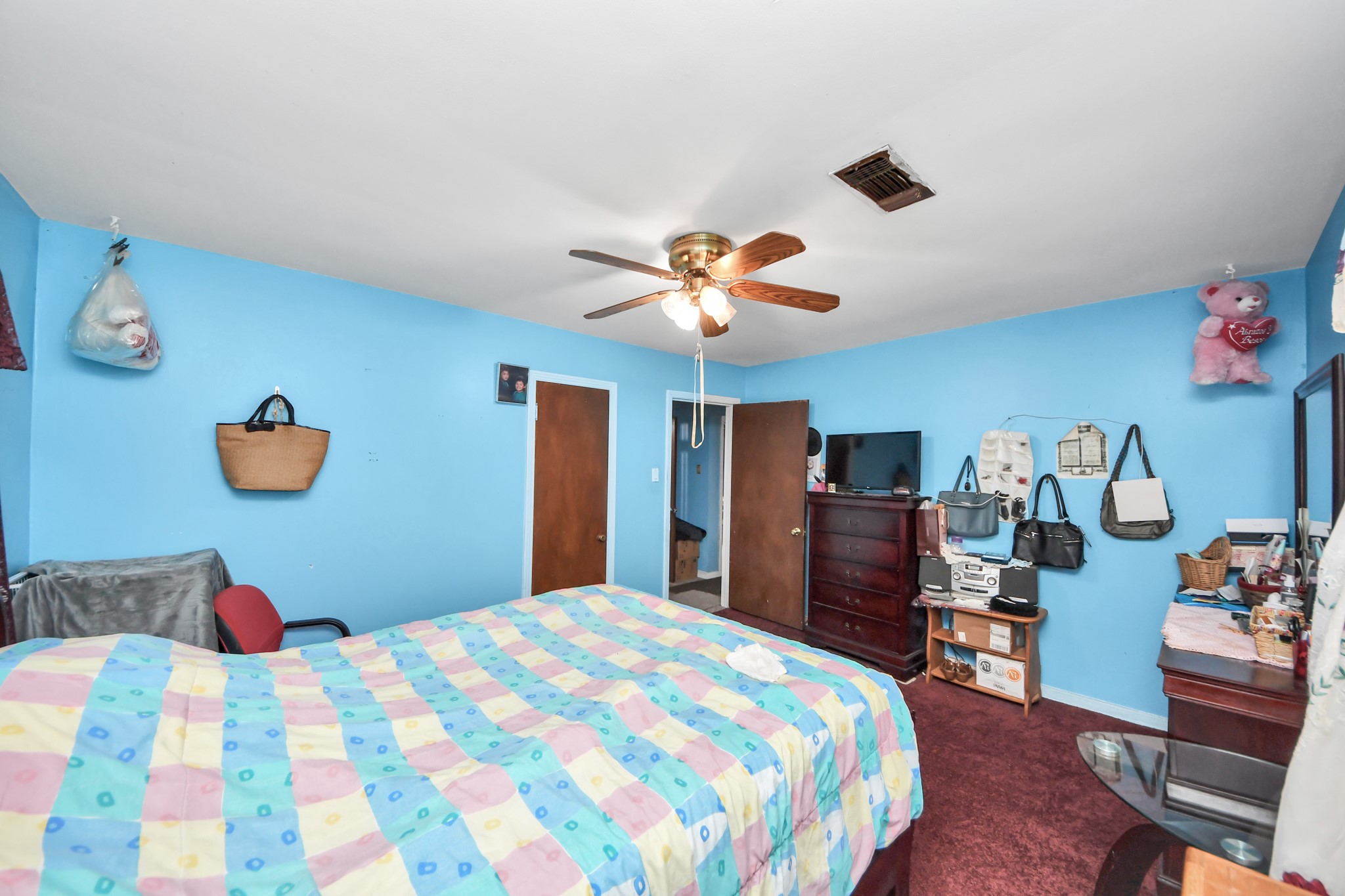 216 Tallant Street Houston, TX 77076 - Photo 19 of 32 Primary bedroom