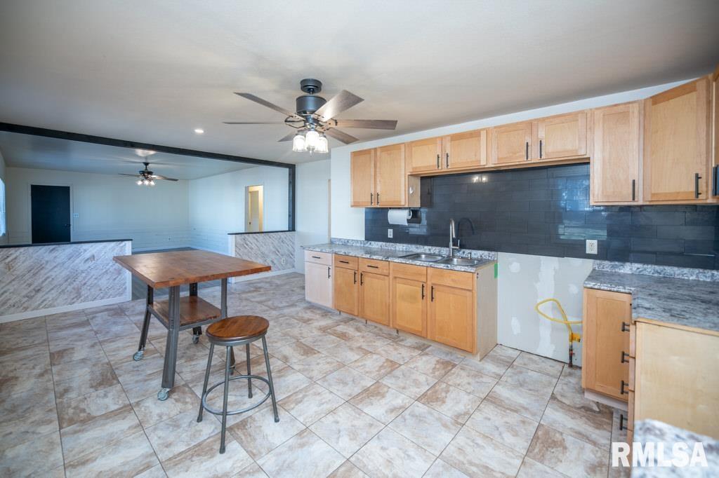 1408 Charlotte Street Pekin, IL 61554 - Photo 22 of 39