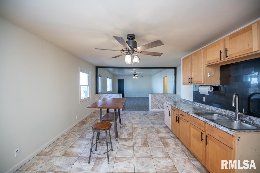 1408 Charlotte Street Pekin, IL 61554 - Photo 23 of 39