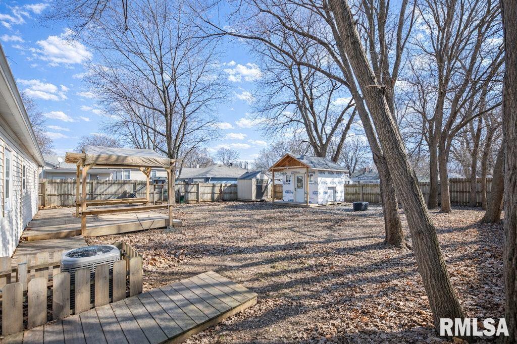 1408 Charlotte Street Pekin, IL 61554 - Photo 7 of 39