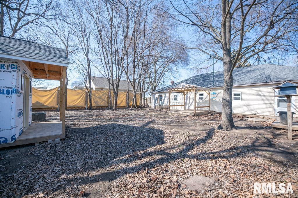1408 Charlotte Street Pekin, IL 61554 - Photo 10 of 39