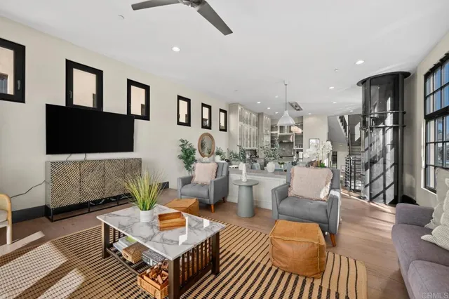 $2,195,000 | 907 South Tremont Street, Oceanside, CA 92054