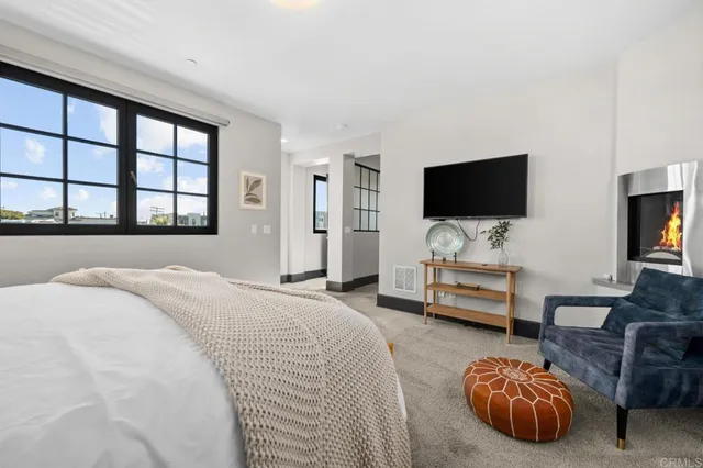 $2,195,000 | 907 South Tremont Street, Oceanside, CA 92054