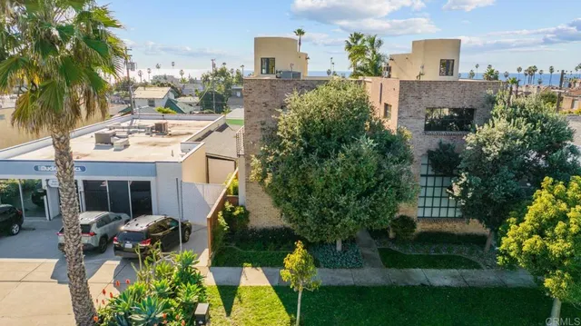$2,195,000 | 907 South Tremont Street, Oceanside, CA 92054