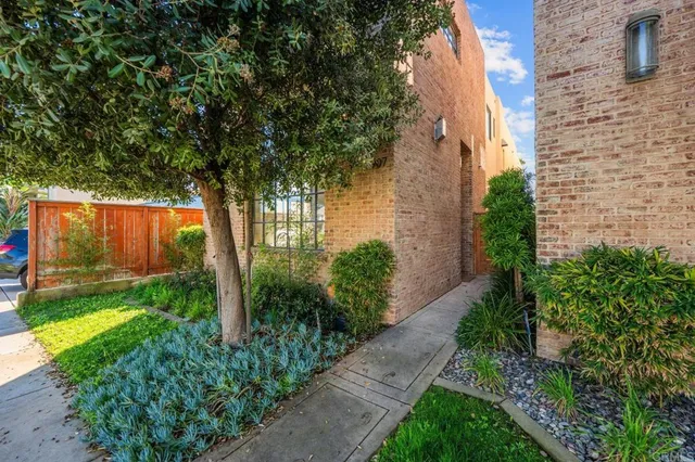 $2,195,000 | 907 South Tremont Street, Oceanside, CA 92054