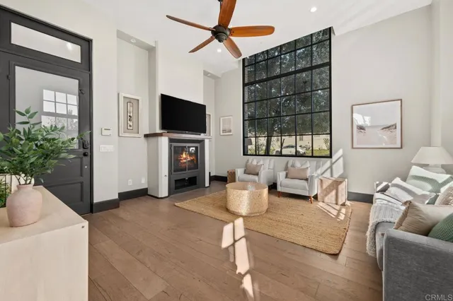 $2,195,000 | 907 South Tremont Street, Oceanside, CA 92054