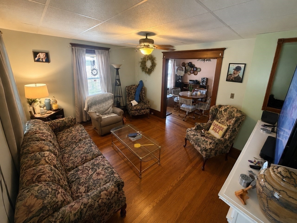 53 Mazarin Street Springfield, MA 01151 - Photo 3 of 23