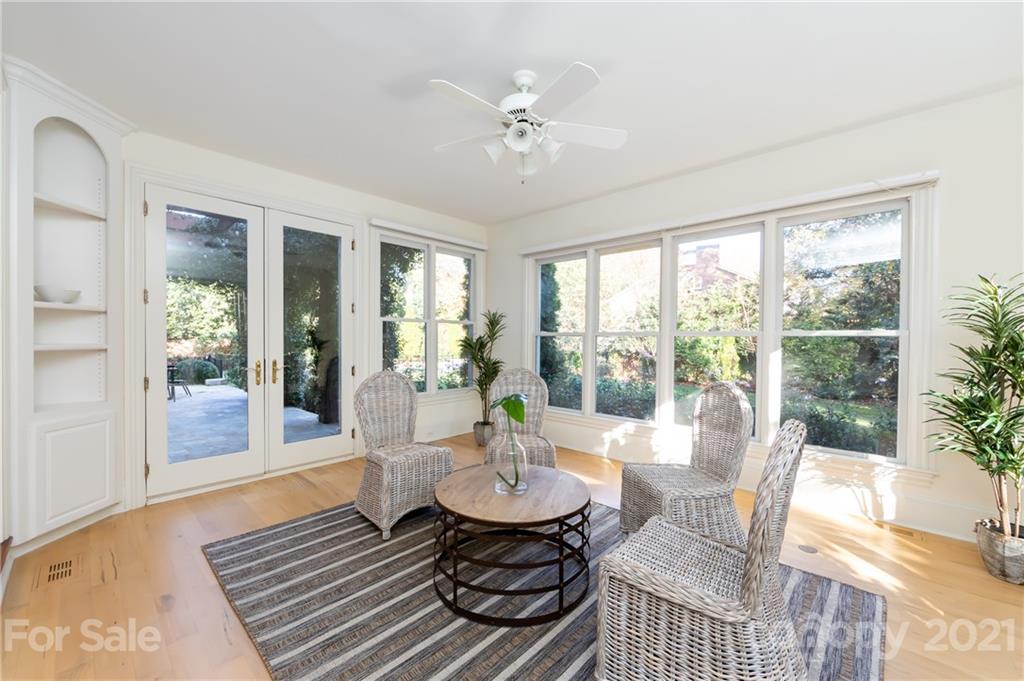 4407 Oglukian Road Charlotte, NC 28226 - Photo 24 of 48 a living room with furniture and a large window