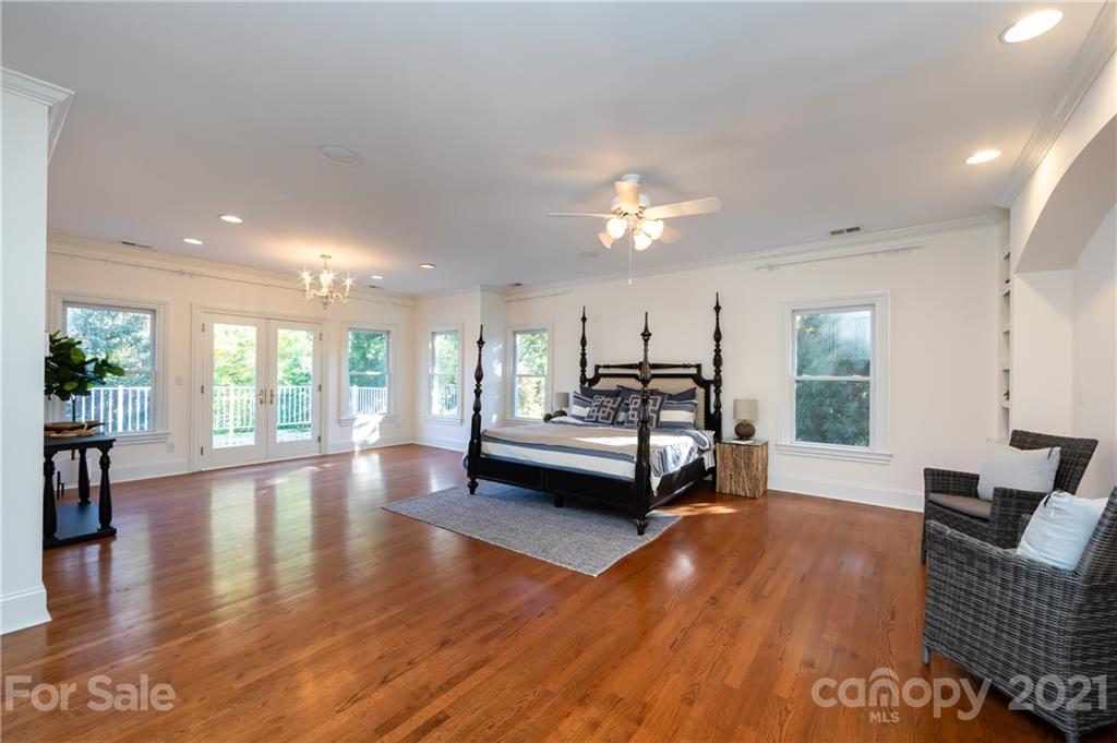 4407 Oglukian Road Charlotte, NC 28226 - Photo 27 of 48 a living room with furniture and a large window