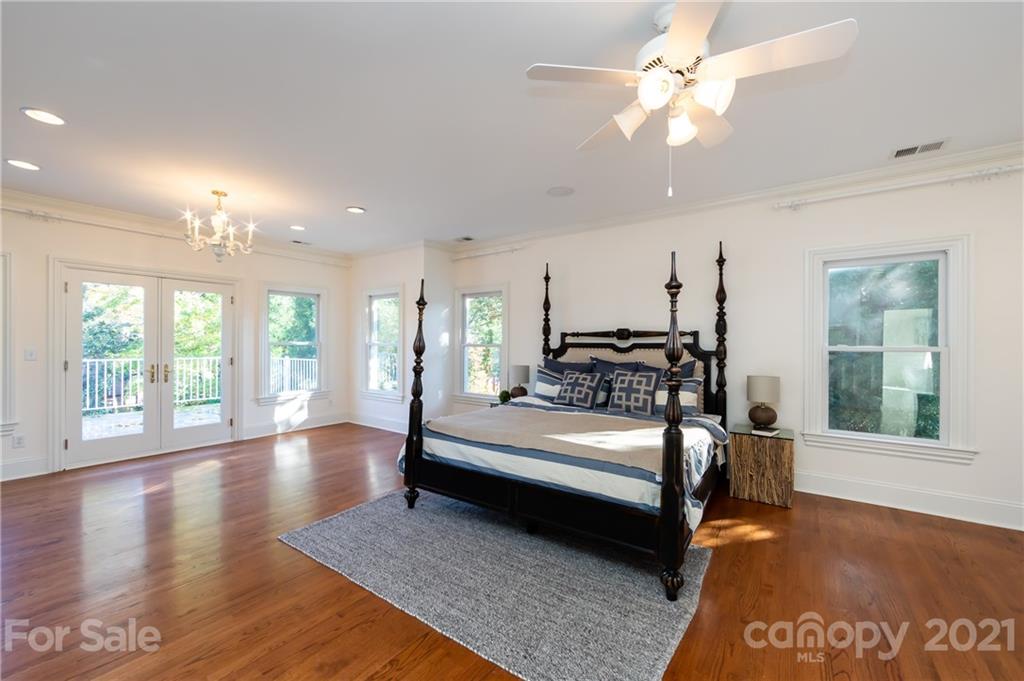 4407 Oglukian Road Charlotte, NC 28226 - Photo 28 of 48 a living room with furniture and a large window
