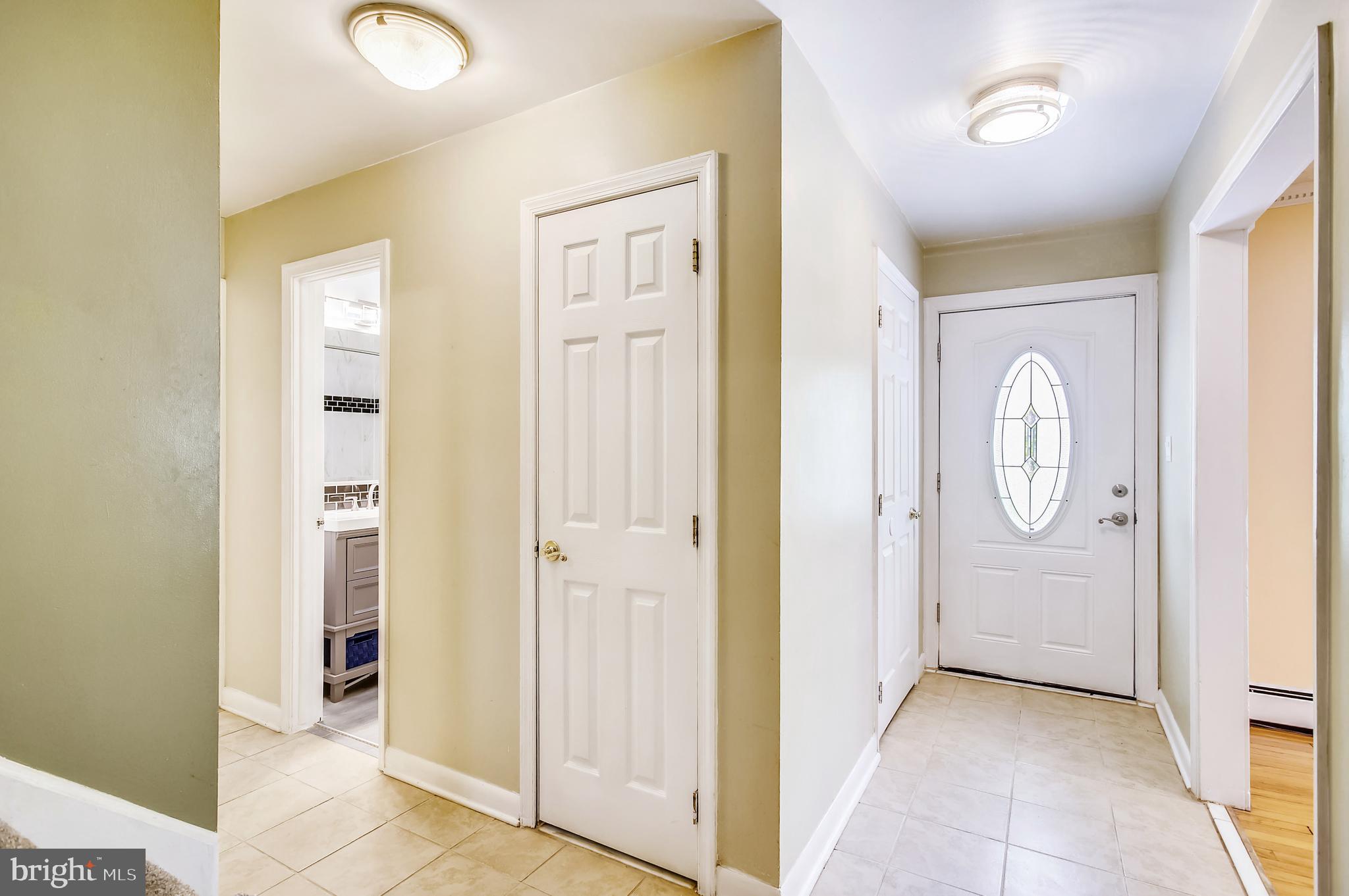 2075 Manchester Road Westminster, MD 21157 - Photo 8 of 43 Main Entry Hall
