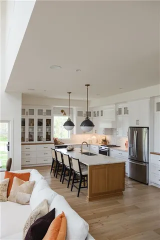 $989,700 | 2844 West 133rd Terrace, Leawood, KS 66209