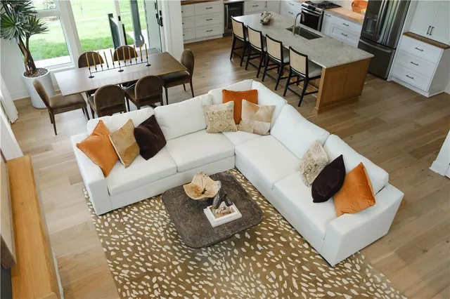 $989,700 | 2844 West 133rd Terrace, Leawood, KS 66209