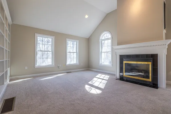 $789,900 | 1 Appaloosa Run, Concord, NH 03301
