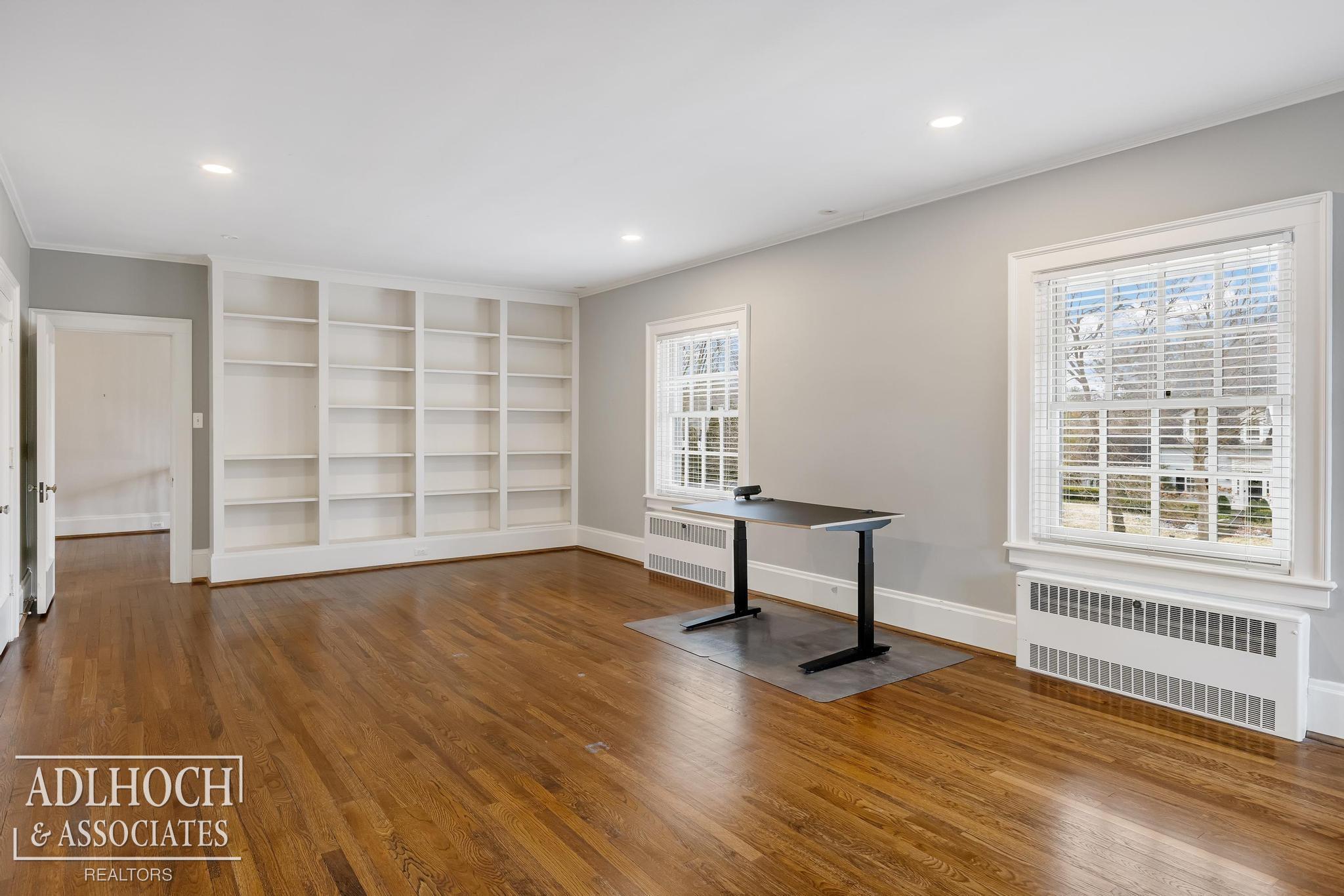 166 Cloverly Road Grosse Pointe, MI 48236 - Photo 41 of 72 50168102-ab02ff92-0c87-4a8e-b67e-625831cbb422.JPG