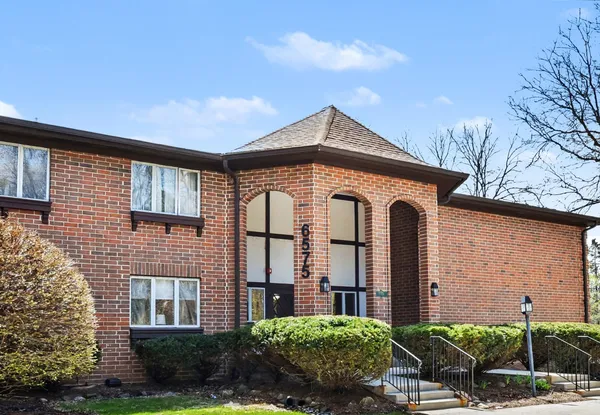 $139,900 | 6575 North Green Bay Avenue, Unit 204, Glendale, WI 53209