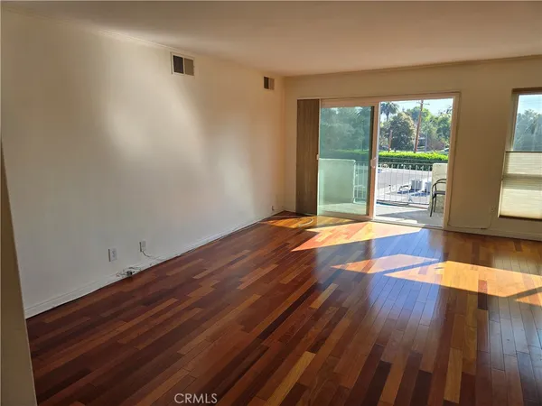 $2,500 | 702 Park, Unit 305, South Pasadena, CA 91030