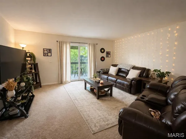 $109,500 | 93 Lemans Court, Unit 93, Lake St. Louis, MO 63367