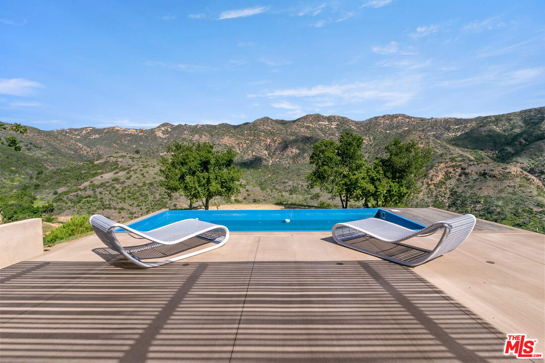 1952 Newell Road Malibu, CA 90265 - Photo 12 of 43