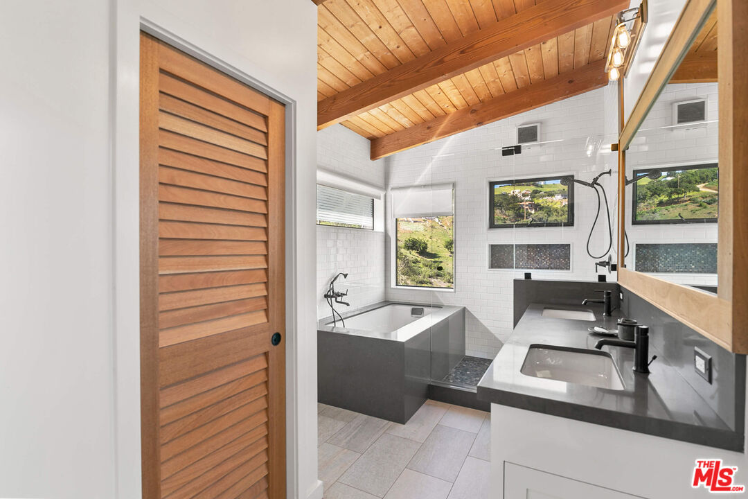 1952 Newell Road Malibu, CA 90265 - Photo 21 of 43