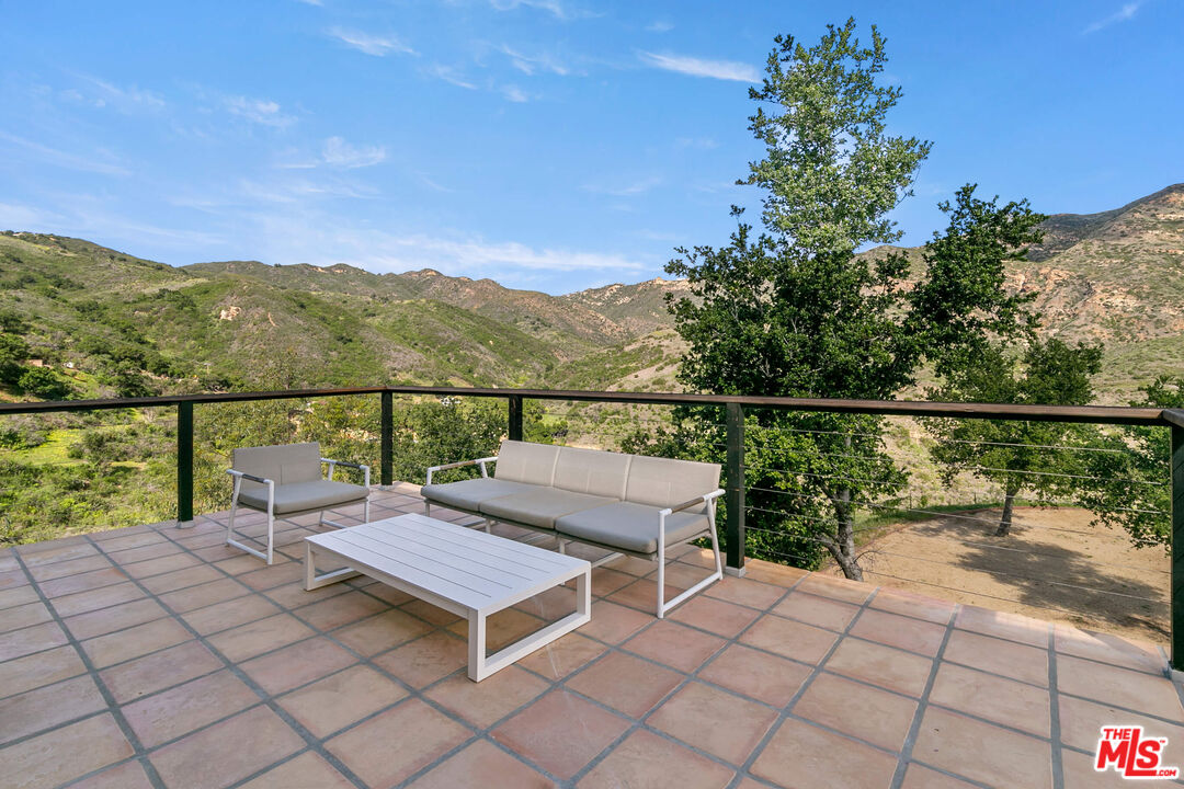 1952 Newell Road Malibu, CA 90265 - Photo 23 of 43