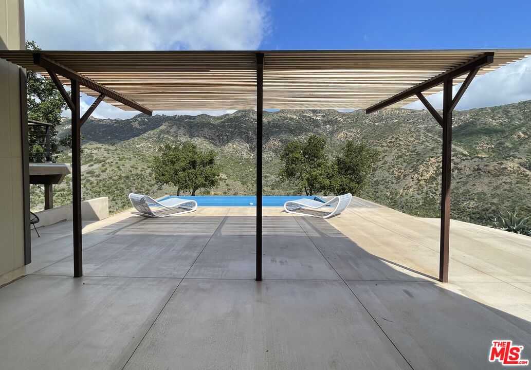 1952 Newell Road Malibu, CA 90265 - Photo 25 of 43