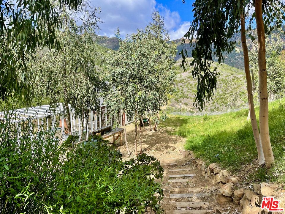 1952 Newell Road Malibu, CA 90265 - Photo 30 of 43