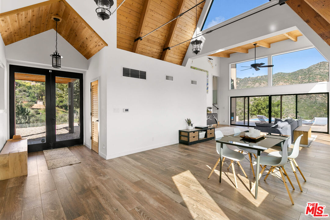 1952 Newell Road Malibu, CA 90265 - Photo 8 of 43