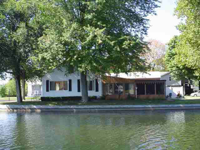 8965 East Crow Road Syracuse, IN 46567 - Photo 1 of 9 Gallery Image 1