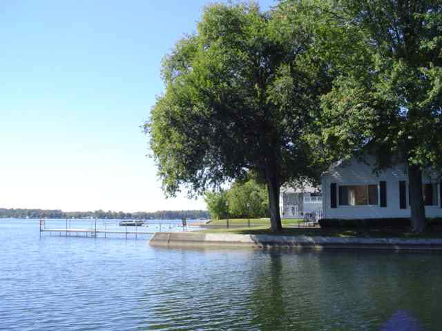 8965 East Crow Road Syracuse, IN 46567 - Photo 2 of 9 Gallery Image 2