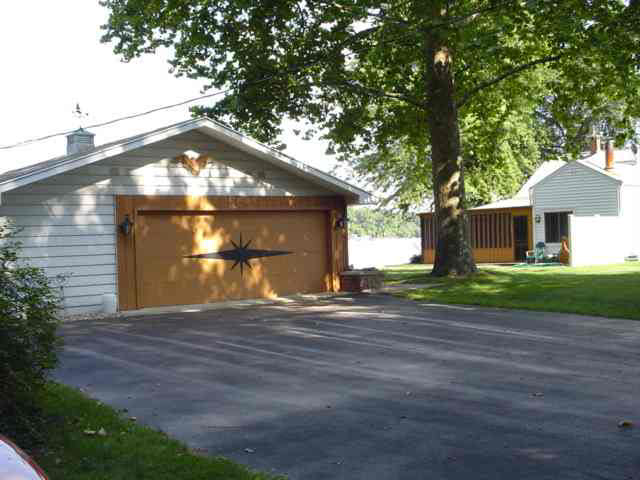 8965 East Crow Road Syracuse, IN 46567 - Photo 3 of 9 Gallery Image 3