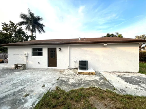 $2,995 | 1666 Southwest 3rd Court, Homestead, FL 33030