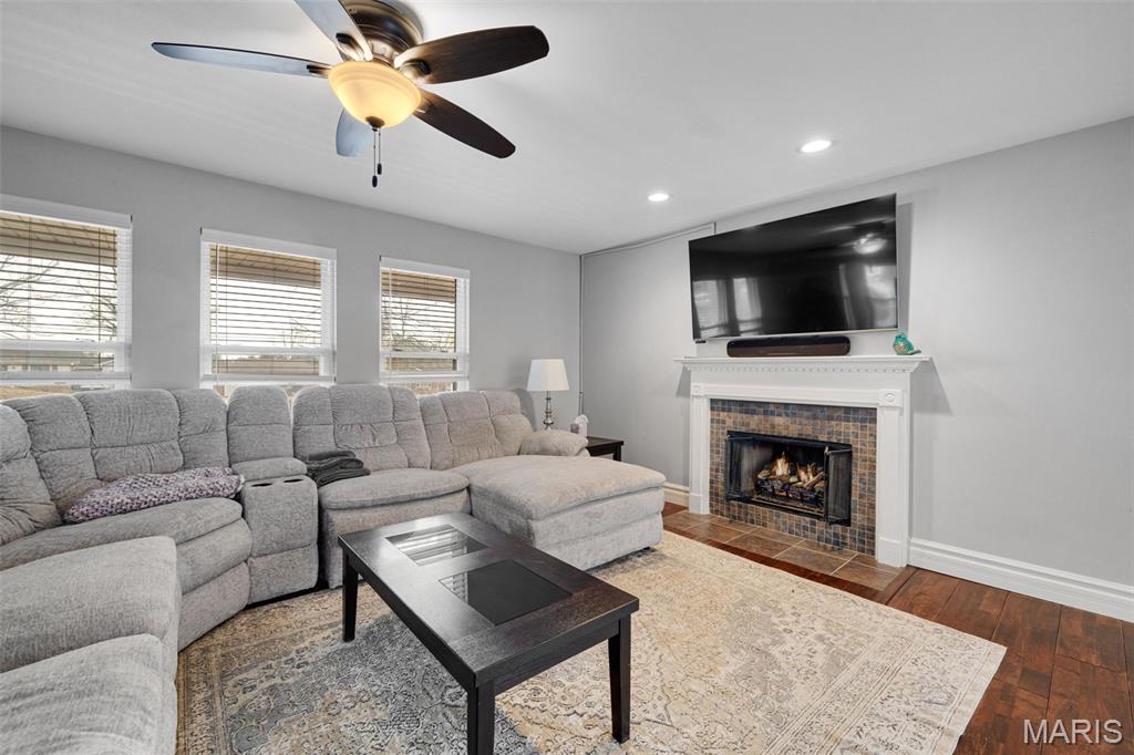 2011 Lebanon Avenue Belleville, IL 62221 - Photo 13 of 54