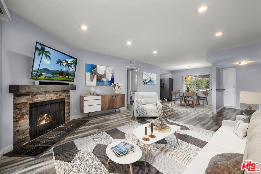 9737 Charnock Avenue, Unit 4 Los Angeles, CA 90034 - Photo 5 of 29