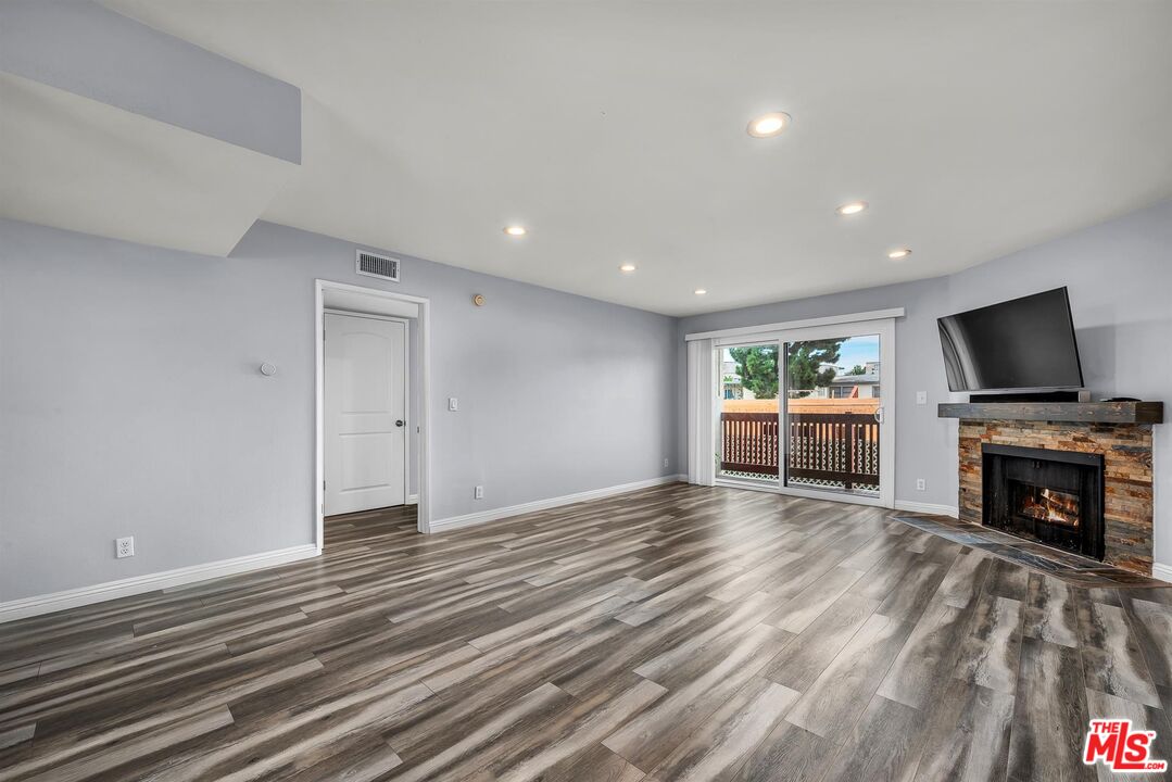 9737 Charnock Avenue, Unit 4 Los Angeles, CA 90034 - Photo 9 of 29