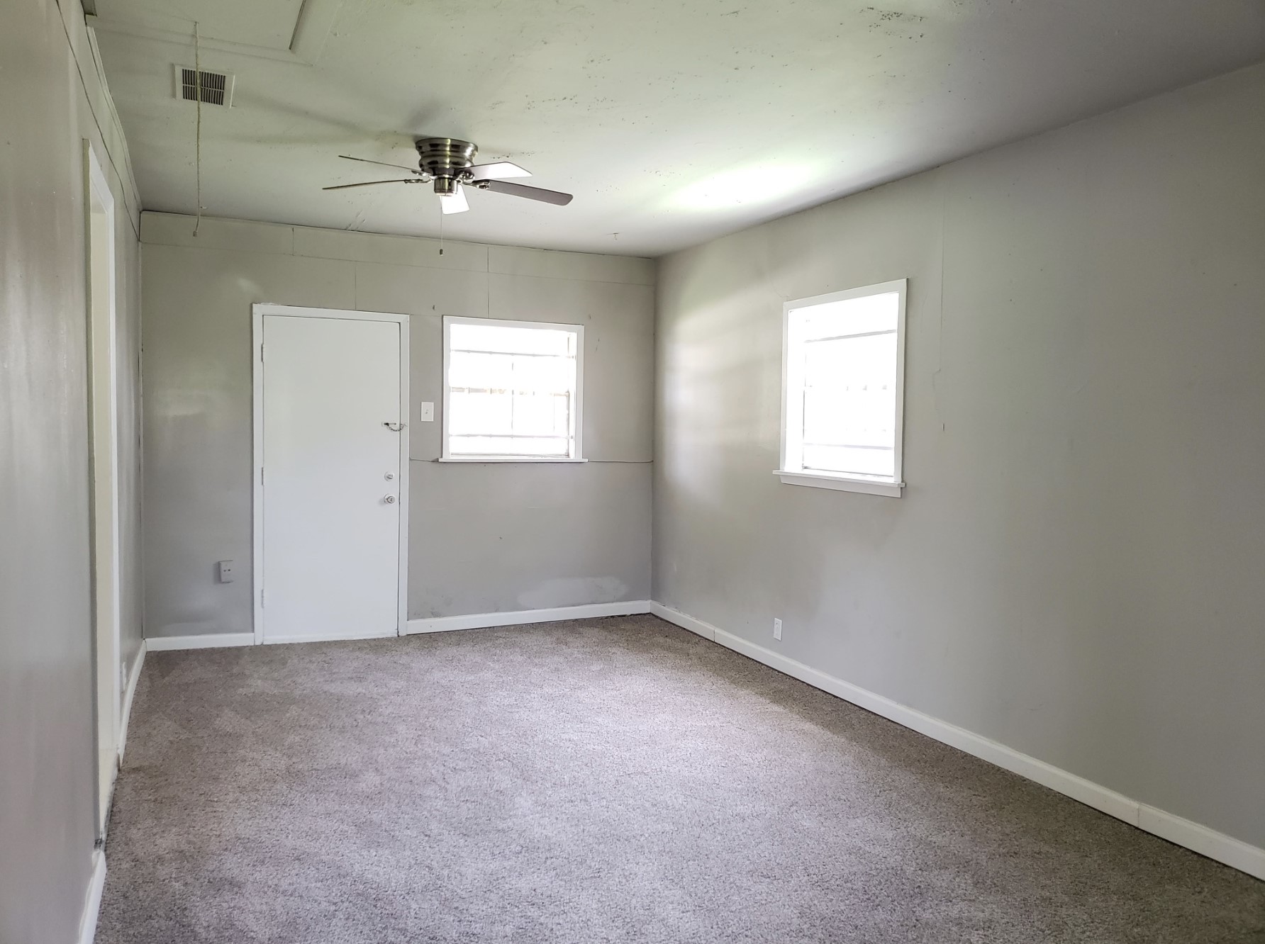 8723 Wiggins Street Houston, TX 77029 - Photo 5 of 7